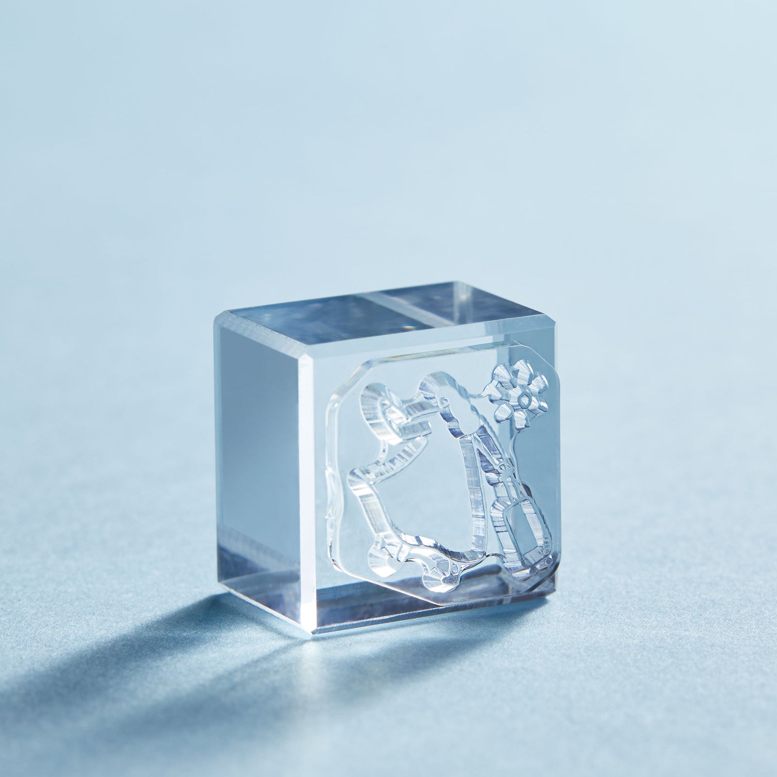 淡い青、氷なような透明感がある純天然ジェダイトピースネクレス 鑑別書付き 淡い青、氷なような透明感がある純天然ジェダイトピースネクレス 鑑別