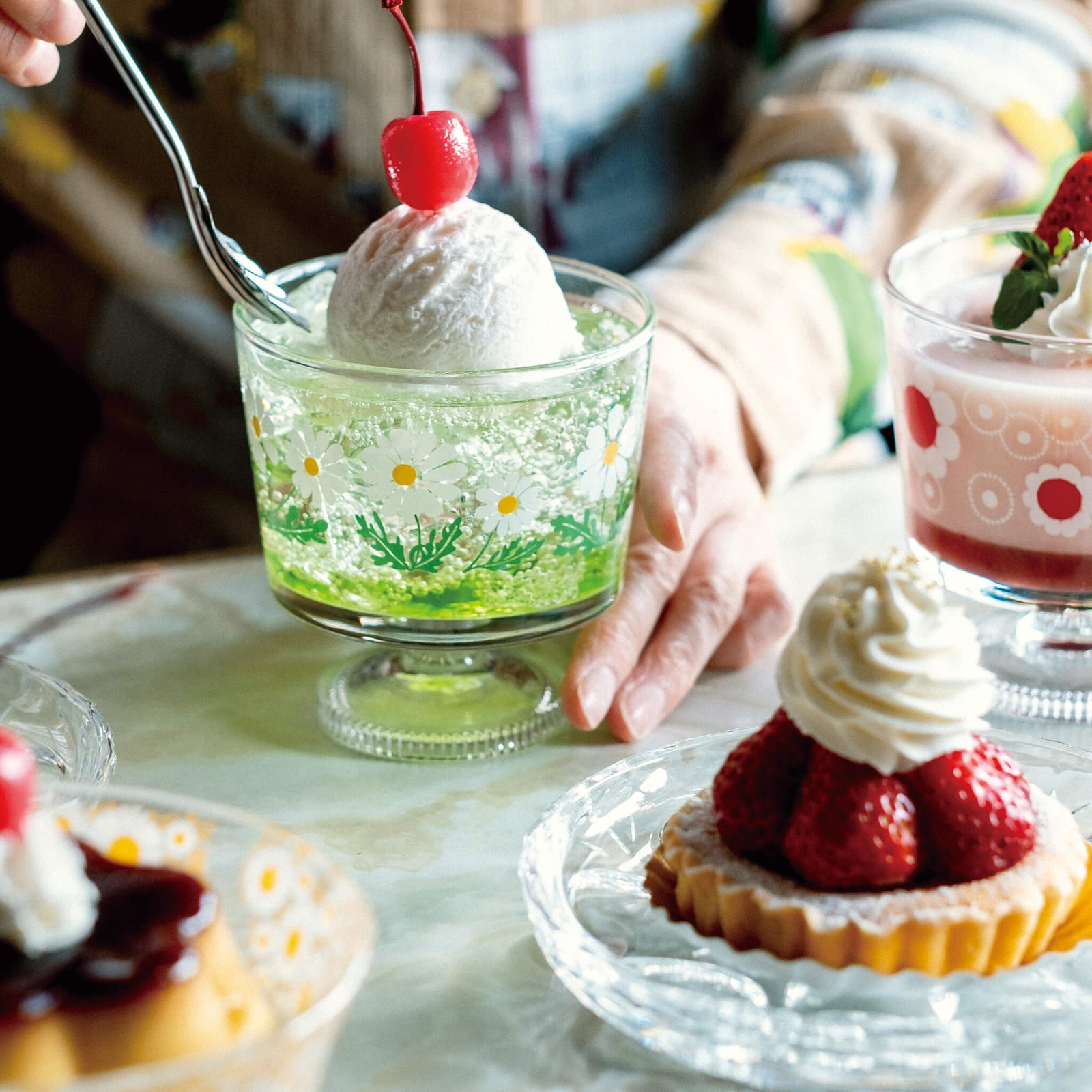 ec-glass022_8_159f4aa6-a2e7-