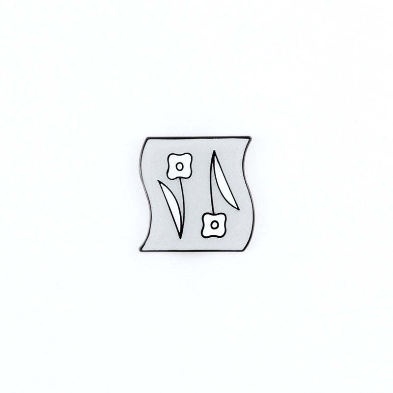 HITOTOKI ピンバッジ キリバナ