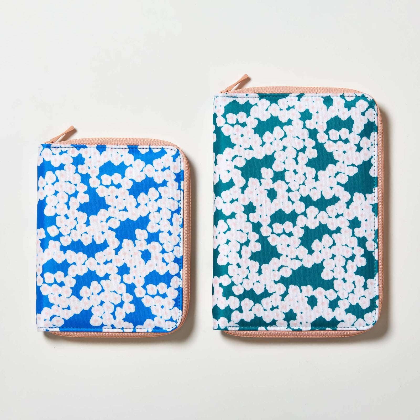 HITOTOKI NOTE コミックサイズ ラウンドジップタイプ HN-CF04 フラワー